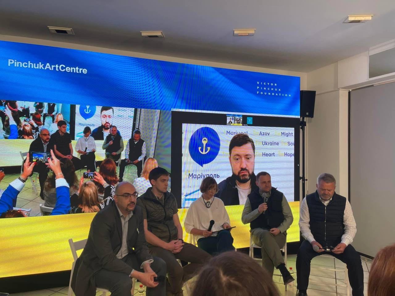 Олексій Кулеба розповів світовій спільноті про злочини російської армії на Київщині та закликав інвестувати у відбудову пристоличного регіону. Фото з Урядового порталу